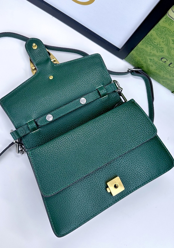 激安グッチバッグコピー着用イメージ